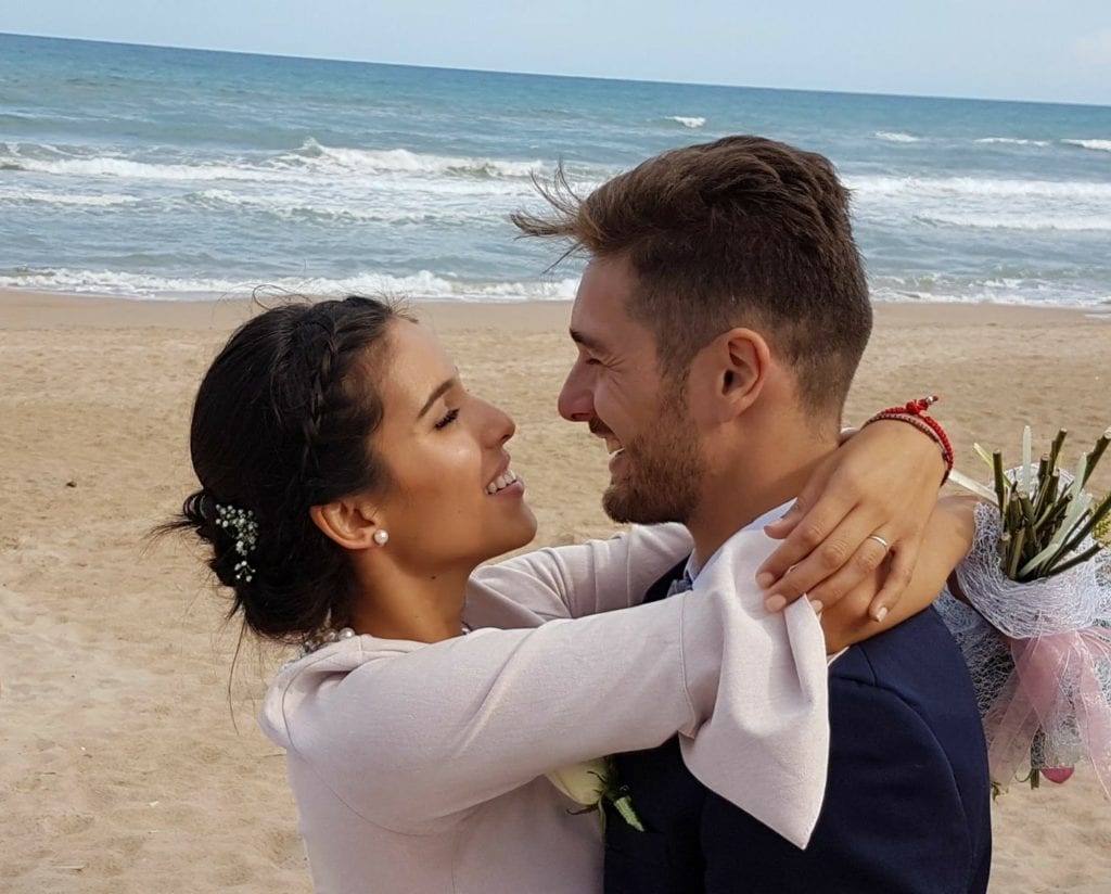 Casarse - Casamiento playa pareja binacional frances uruguaya en España